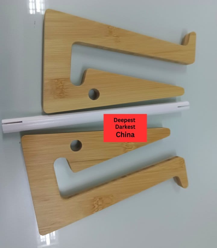 Unboxing and components of Pembrook Clip Laptop Stand box